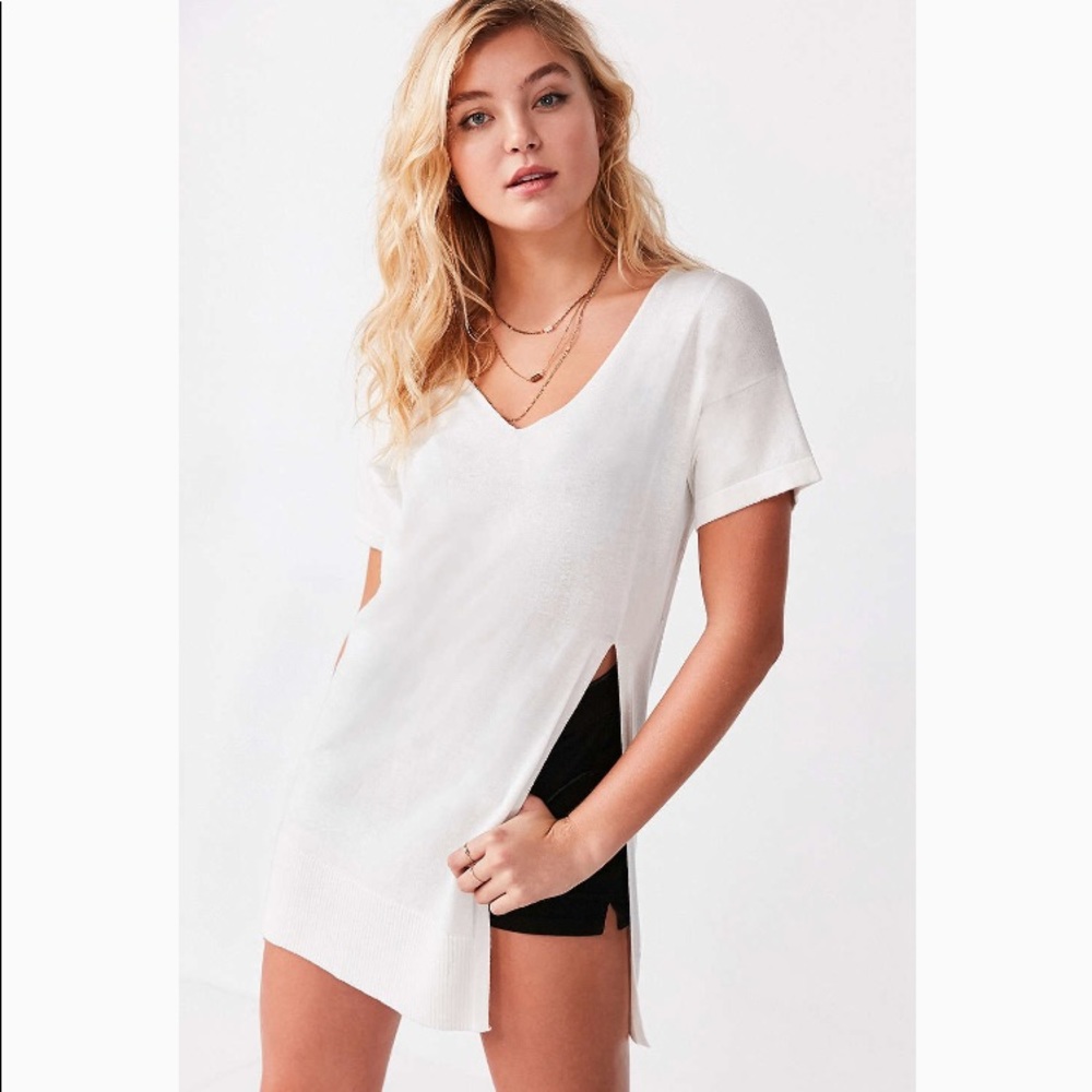 NWT SILENCE & NOISE Ivory Side-slit Tunic Tee